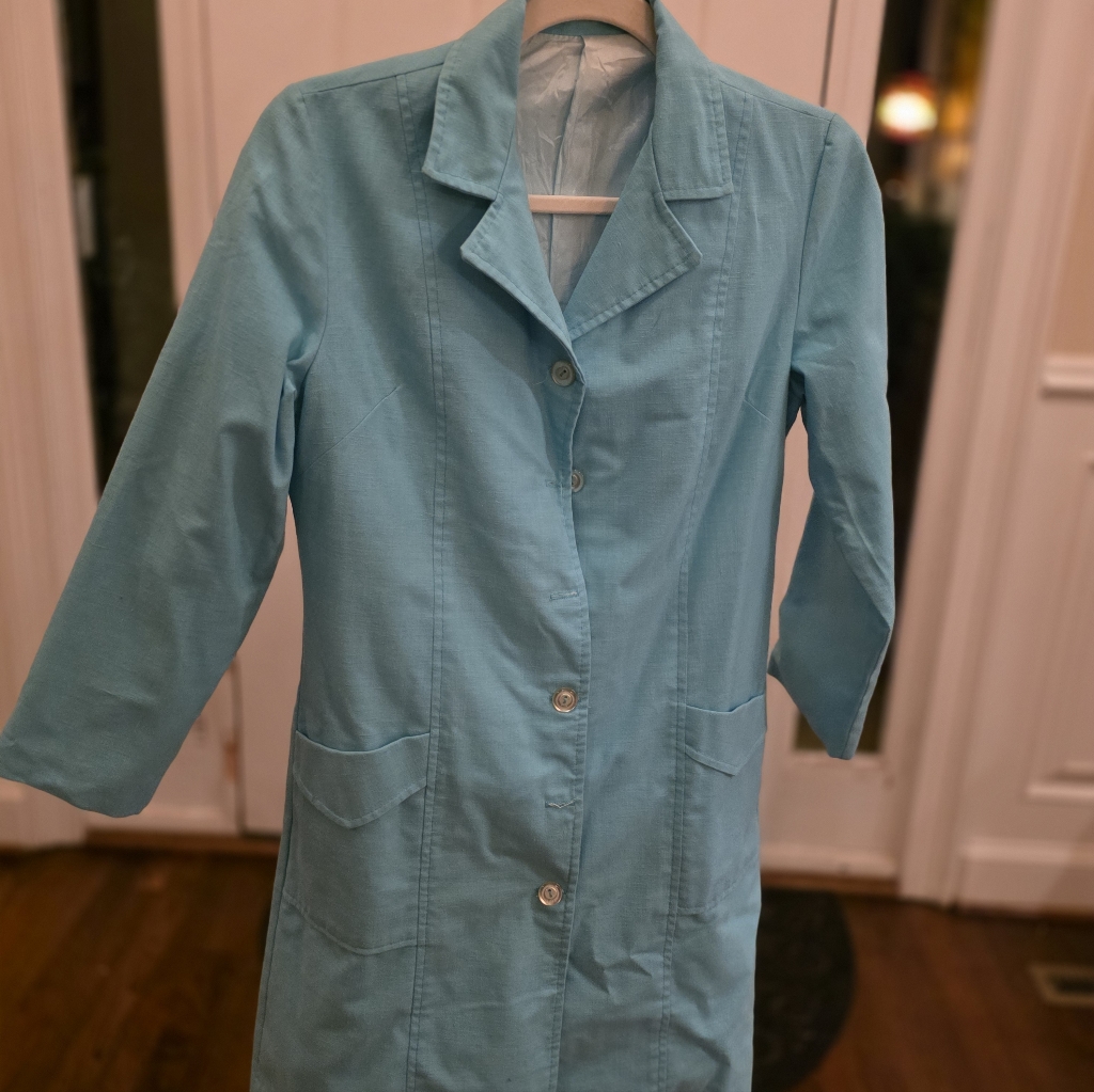 Starmount Fashions Vintage Light Teal Women's Button-Front Coat. 9/10. Small.